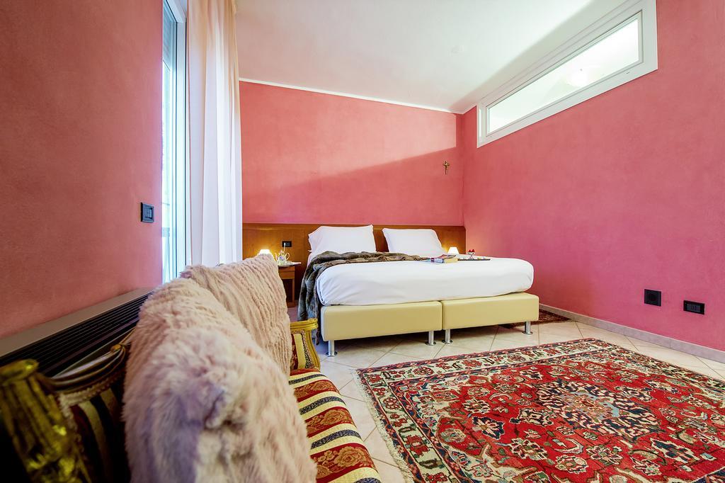 Hotel San Gerolamo Vercurago Екстер'єр фото