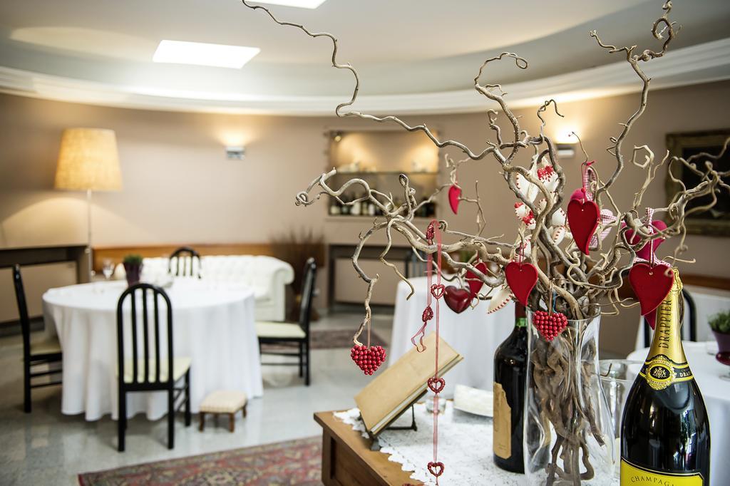 Hotel San Gerolamo Vercurago Екстер'єр фото