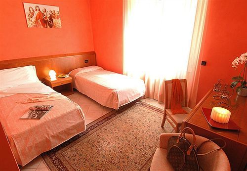 Hotel San Gerolamo Vercurago Екстер'єр фото